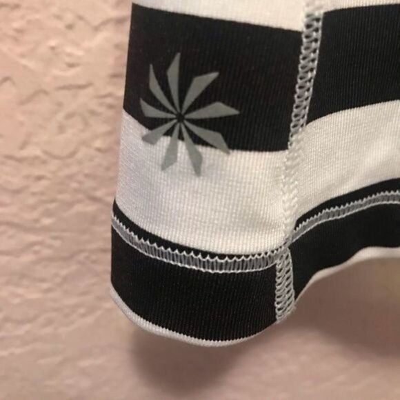 NWOT. Athleta striped top size small - Picture 3 of 7